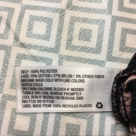 Flowing Knox Rose Boho Top with Long Bell Sleeve - Picture 9 of 9